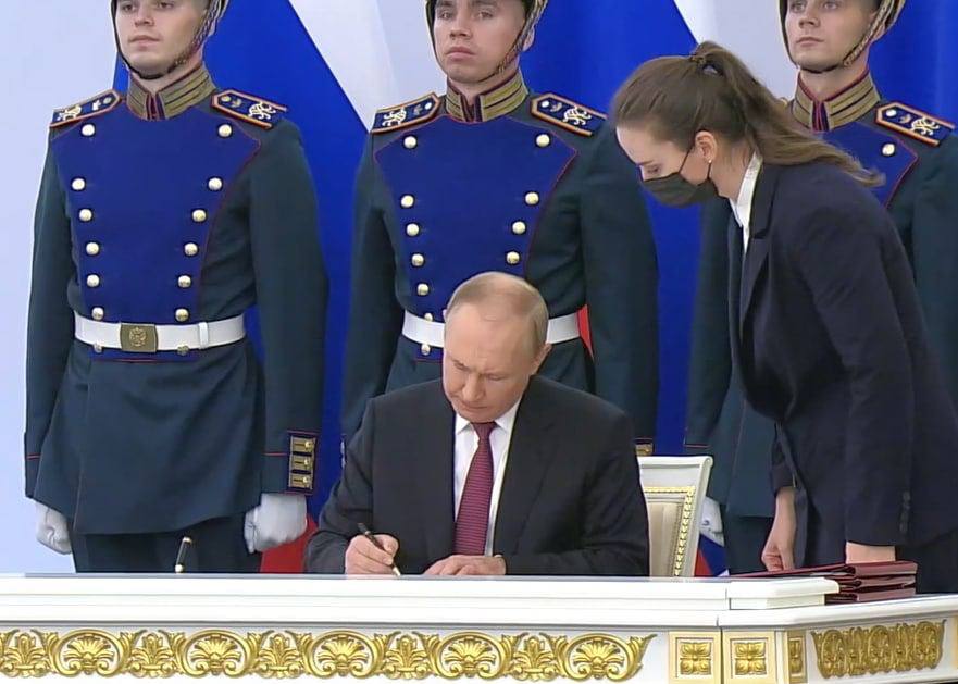 Discours Poignant du Président de la fédération de Russie à l’occasion de la signature du traité sur l’entrée de nouveaux territoires en Russie