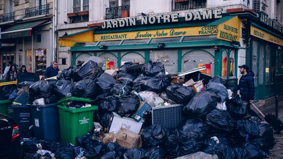 « Paris, poubelle ville du monde » : les images impressionnantes de la capitale envahie de déchets choque la toile