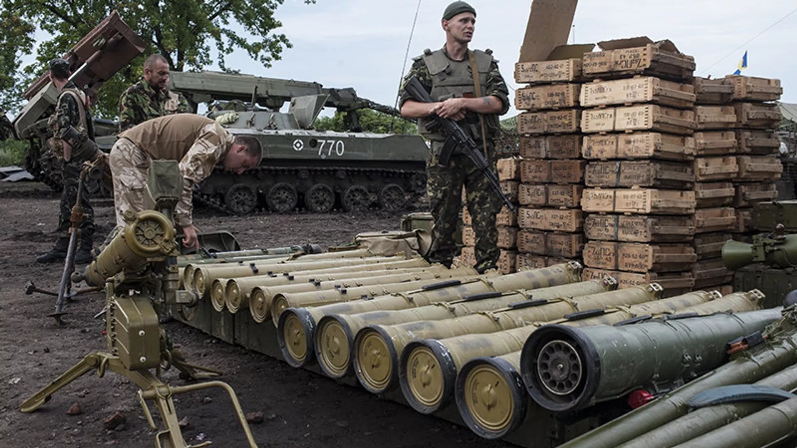 Les armes fournies à Kiev par l’Occident réapparaissent déjà en Afrique et en Europe, selon Moscou